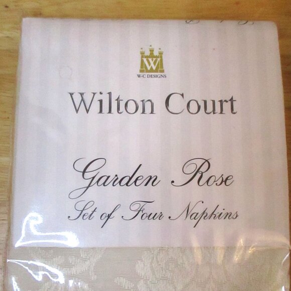 NEW! Wilson Court Garden Rose Damask Cloth Napkins, Champagne, 2 Pkgs. of 4=8 - Picture 2 of 13